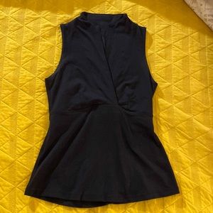 Lululemon top size 6